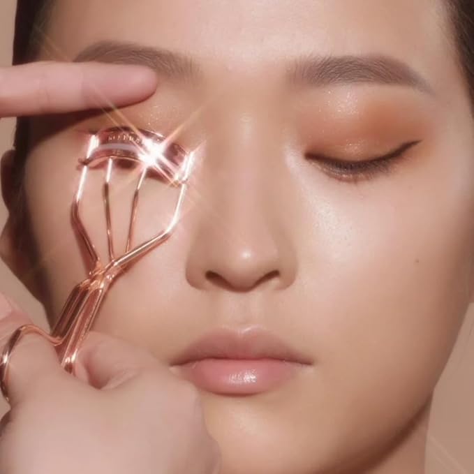 DEARDAHLIA Dream Eyelash Curler - Premium Volume-Up Curl, Wide Opening, Pinch-Free Design. Painless with Comfort Grip & 2 Silicone Refill Pads Included. Made in Korea