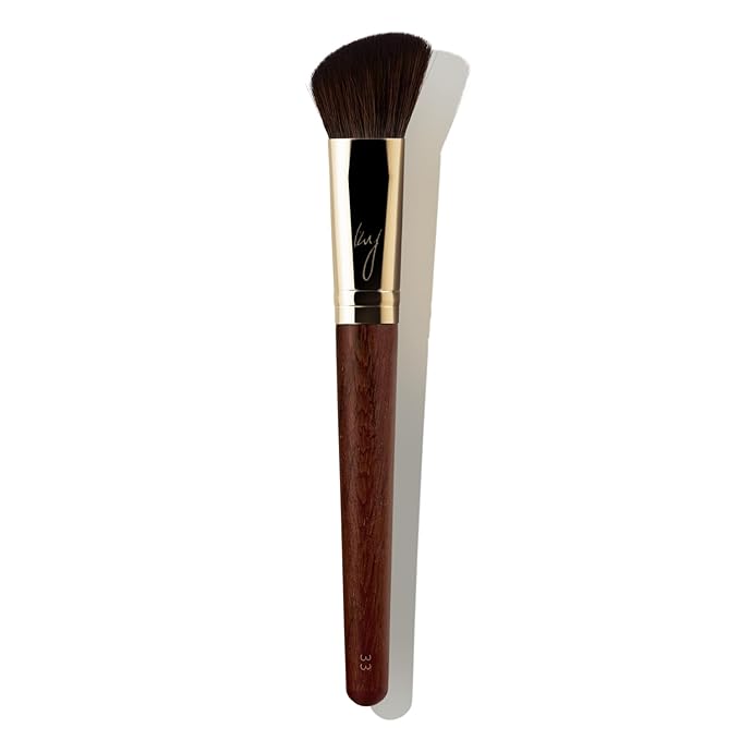 [SOO ADOR] BY MAENG #33 Highlighter & Powder Brush - Multi-Functional Brush for Flawless Highlighting and Setting | Designed by K-Pop Makeup Artist Maeng | Makeup Brush Powder Brush