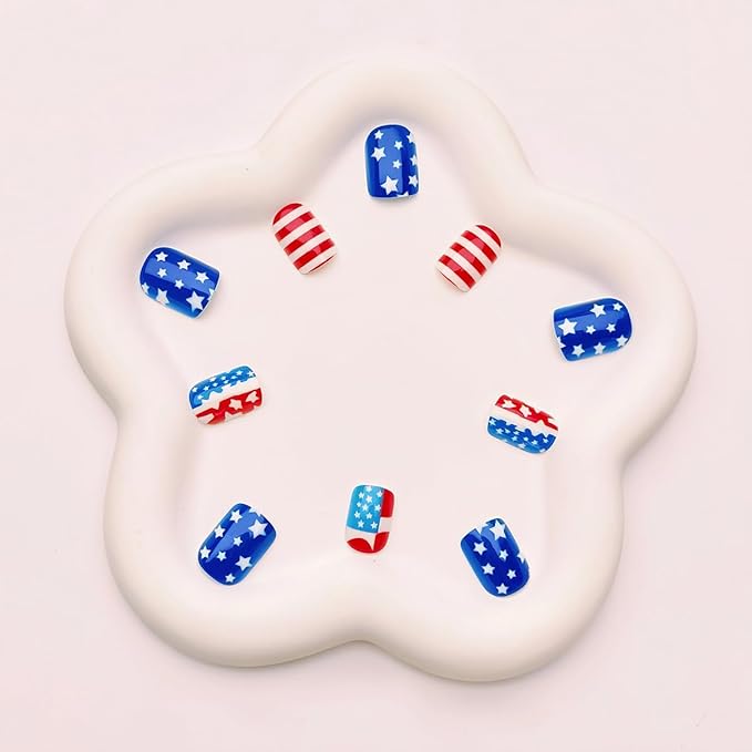 24Pcs 4th of July Press on Nails Short Square Fake Nails Independence Day False Nails with Red Blue American Flag Design Glossy Full Cover Artificial Glue on Nails Cute Stick on Nails for Women DIY