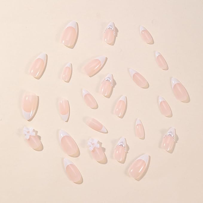 French Tip Press on Nails Short Almond Fake Nails Glossy Pearl False Nails with Heart Bow Charm Glue on Acrylic Nails Artificial Nails for Women Girls Manicure Art Decoration 24Pcs