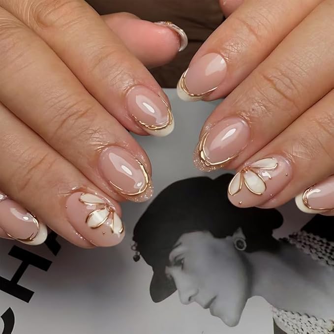 3D Gold Line French Tips Press On Nails Oval Short, White Flower French Tip Designer Reusable Acrylic Nails Press Ons, Fake Nails With Glue On Nail, Daily Wear Floral False Nails For Women