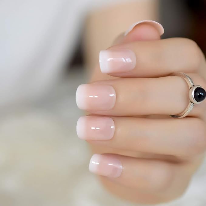 Natural Ombre Pink Nude White French False Nails Short Squoval Gradient Press on Nails Manicure Fake Nail Tips Daily Finger Wear