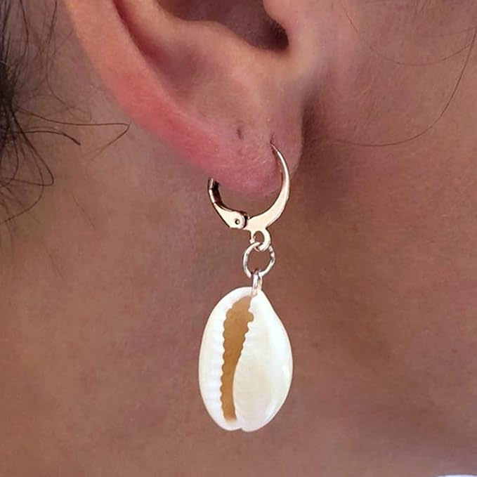 Natural Cowrie Shell Earrings Gold Boho Dangle Shell Drop Pendant Wedding Earrings Summer Beach Earrings Bridal Jewelry Gifts for Women and Girls