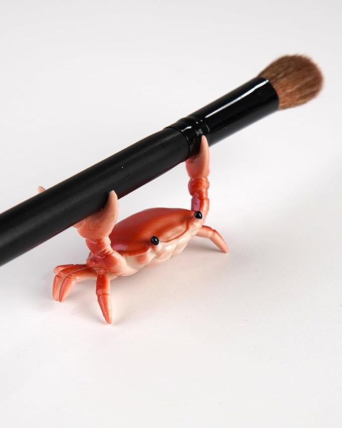 Crab pen holder for desk