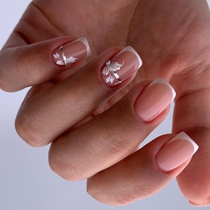 Fall Short Press On Nails Square Nude Fake Nails with White French Tips Delicately Adorned with White Flower Silver lines Fake Nails Gel Stick On Nails Set Glue on Nails for Women, 24Pcs