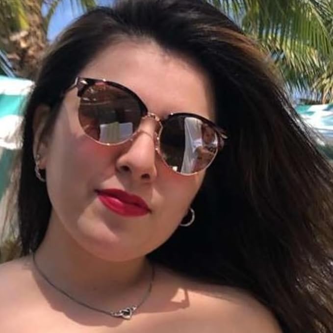 Premium Long Lasting Matte Lip Liner Pencil | It's Magic | Magenta…