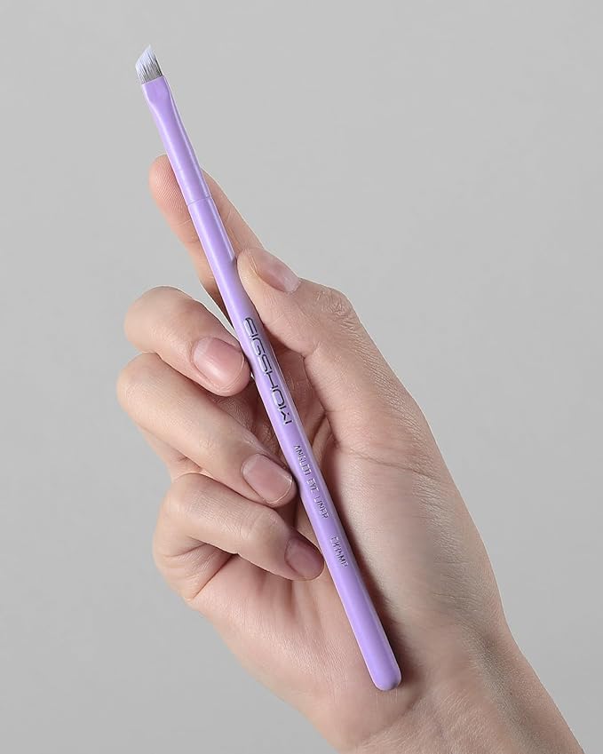 Eyeliner Brush Fine Angled - EIGSHOW PRO Precision Gel Liner Brush with Silver Ion Bristles - Ultra Thin - Vegan & Cruelty-Free (E835MP)