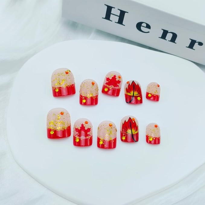 24Pcs Fall Press on Nails Short Square NEWSPIED French Tip Fake Nails with Red Gold Glitter & Maple Leaf Designs Reusable Full Cover Glue on Nails Autumn Thanksgiving Stick on Nails for Women Manicure