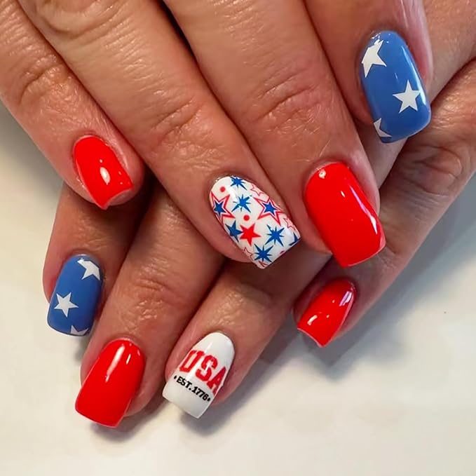 24Pcs Independence Day Press on Nails Medium Square Fake Nails 4th of July Glue on Nails American Design Patriotic False Nails Star Acrylic Nails Independence Day Artificial Stick on Nails for Women