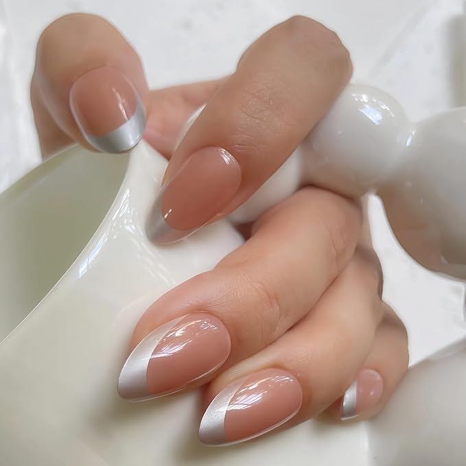 Press on Nails – Short Almond Silver French Tip Fake Nails, 30pcs in 15 Sizes, Durable & Reusable Glue-on Nails for Women & Girls, Elegant Design for Any Occasion