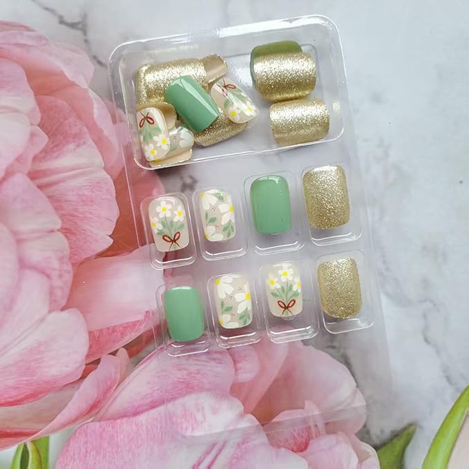 24Pcs Green Press on Nails Short Square Fake Nails with Designs White Flower False Nails Gold Glitter Full Cover Glue on Nails Spring Summer Acrylic Nails Glossy Stick on Nails for Women Girls