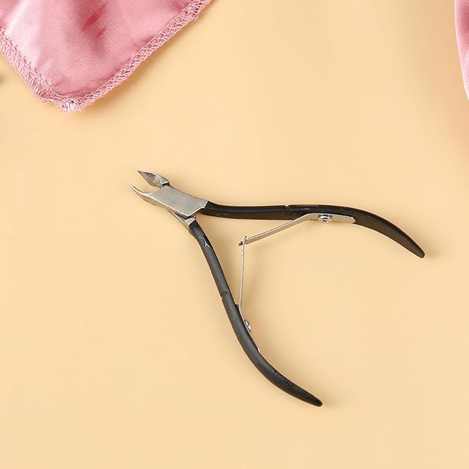 Cuticle trimmer with cuticle pusher,cuticle