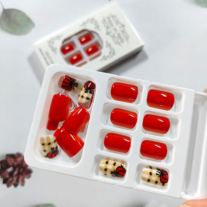 Pumpkin Checkered Press on Nails Short Square Thanksgiving Fake Nails Cute Acrylic Nails Fall Gel Glue on Nail Orange Glossy False Nail Autumn Stick on Fingernails for Women 24Pcs