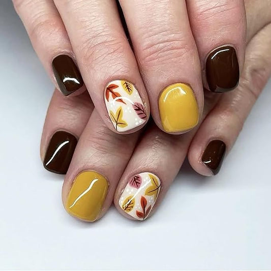 Square Press on Nails Short Fake Nail with Maple Leaves Designs Fall Nails Press ons Full Cover Glossy Yellow Black False Nail Thanksgiving Acrylic Nail Autumn Stick on Nails for Women 24Pcs