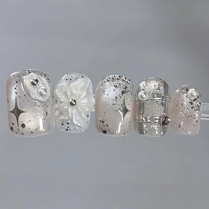 30Pcs Short Press on Nails Square Fake Nails with Gem Rhinestones Design White Flower False Nails Silver Star Line Acrylic Nail Autumn Glue on Nail Reusable Glitter Stick on Nails for Women Manicure