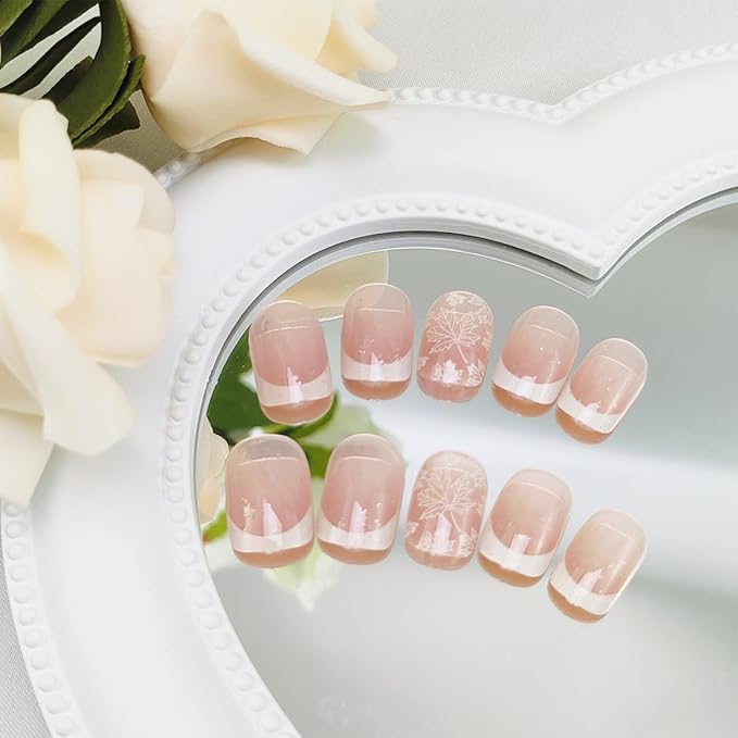 24Pcs Fall Press on Nails Short Square Fake Nail with White Autumn Maple Leaves Designs French Tip False Nail Glitter Pink Acrylic Nails Thanksgiving Glue on Nails for Women Daily Wear