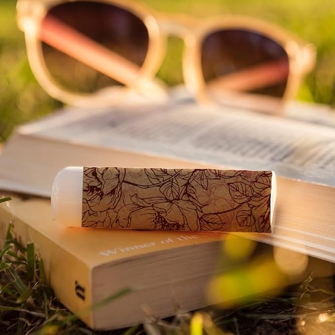 OLYCRAFT 100Pcs Self-Adhesive Lip Balm Tag Stickers 1.7x2.1 inch Waterproof Adhesive Label with Vintage Flower Rectangle Lipstick Tag Sticker for Lip Balm Container Tubes Lipstick Wrapping Decoration