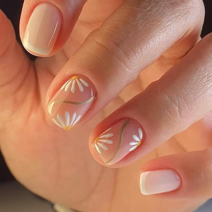 Flower Press on Nails Short Square Fake Nails Nude False Nails with Designs Daisy Glossy Full Cover Acrylic Nails French Tips Glue on Nails Cute Artificial Stick on Nails for Women Manicure 24 Pcs