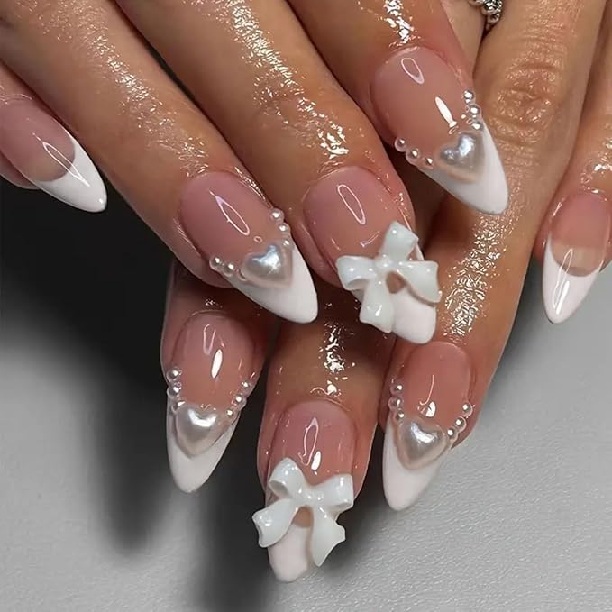 French Tip Press on Nails Short Almond Fake Nails Glossy Pearl False Nails with Heart Bow Charm Glue on Acrylic Nails Artificial Nails for Women Girls Manicure Art Decoration 24Pcs