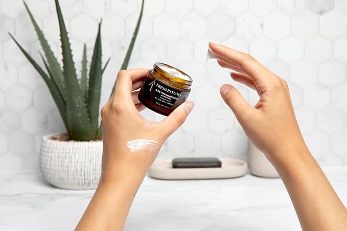 Vegan Face Moisturizer with Hyaluronic Acid, Aloe Vera and Niacinamide | 2 ounce | Cruelty Free, Paraben Free, Natural Ingredients | Light Weight Daily Use Moisturizing Cream