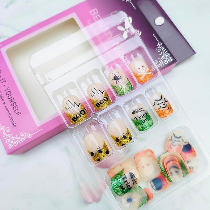24Pcs Halloween Press on Nails Short Square Fake Nails with Skull Bat BOO Design Orange Green Glitter French Tip False Nail Glossy Spider Web Acrylic Nail Halloween Full Cover Glue on Nails for Women
