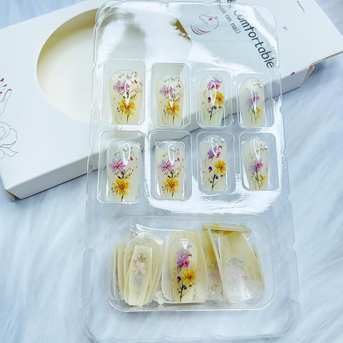 24Pcs Flower Press on Nails Short Coffin Fake Nails Spring Summer Nails with Pearl Floral Artificial Nails Glossy Glue on Nails Full Cover Nude Acrylic Stick on Nails for Women Manicure Art Design