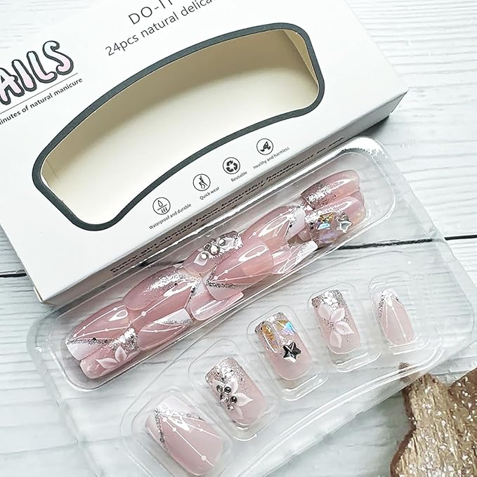 24Pcs Short Press on Nails Square Shape White French Tip Fake Nails 3D Flower Designs Star Glitter Glue on Nails Spring Acrylic Nails White Floral False Nails Nude French Stick on Nails for Women