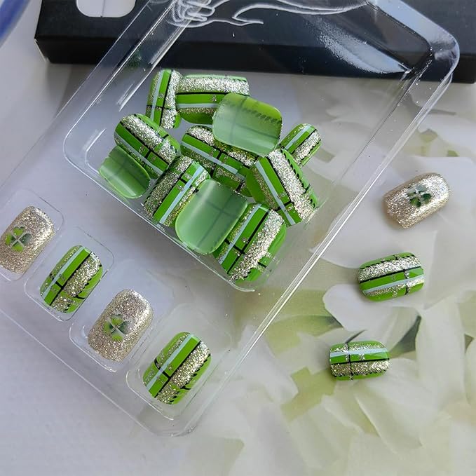 24Pcs St. Patrick's Day Press on Nails Short Square Fake Nails with Four Leaf Clover Glue on Nails Gold Glitter Full Cover False Nails Shamrock Acrylic Nails Irish Stick on Nails Gift for Women