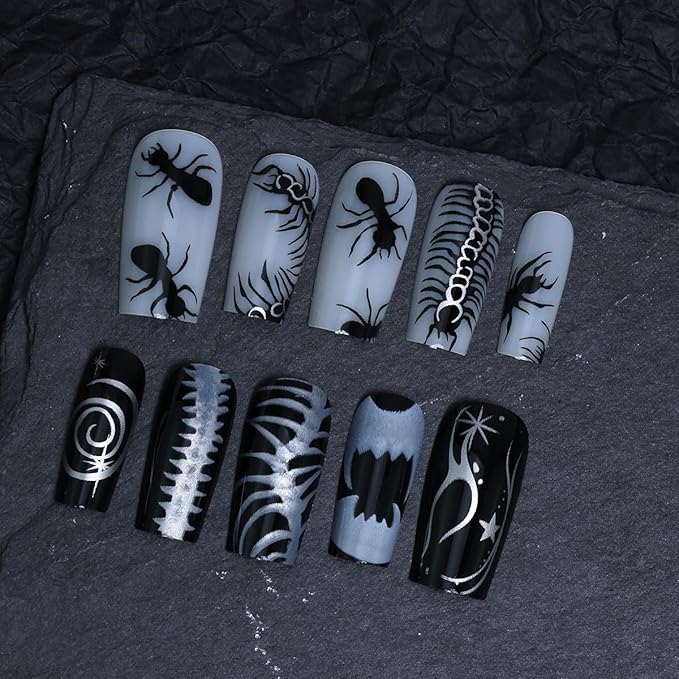24Pcs Halloween Press on Nails Medium Square Fake Nails Black Silver False Nails with Goth Spider Centipede Design Glossy Stick on Nails Full Cover Artificial Nail Halloween Glue on Nail for Women