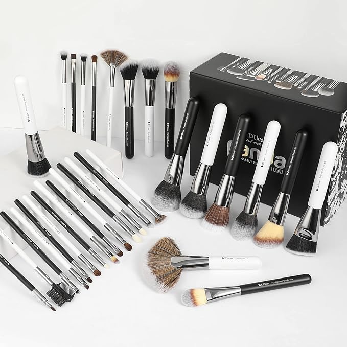 DUcare Professional Makeup Brushes 31Pcs Panda Series Makeup Brush Set Kabuki Foundation Blending Face Powder Blush Concealers Eye Shadows With Leather Case Organizer