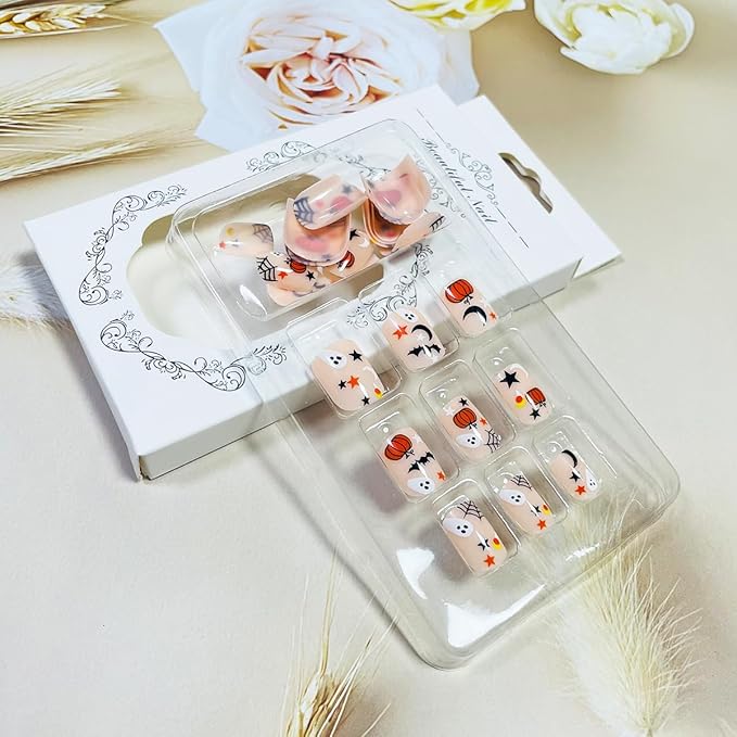 24Pcs Halloween Press on Nails Short Fake Nails Nude Pink Square Acrylic Nails Cute Ghost Full Cover Stick on Nails with Pumpkin Spider Web Bat Design Glue on Nails Art Decorations for Women Girls