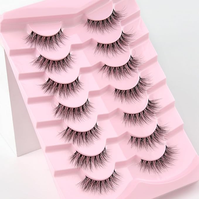 Natural Cat Eye Lashes Wispy Eyelashes 14mm Lightweight False Eyelashes 3D Volume Natural Strip Lashes 0.1mm Thin Cotton Band Lashes Pack C Curl Soft Lashes 7 Pairs Siligli