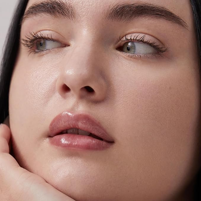 Summer Fridays Sheer Skin Tint - Skin Tint with Hyaluronic Acid - Helps Diminish Uneven Skin Tone - Sheer to Light Coverage - Shade 1 - Fair with Neutral Peach Undertones (1 Fl Oz)