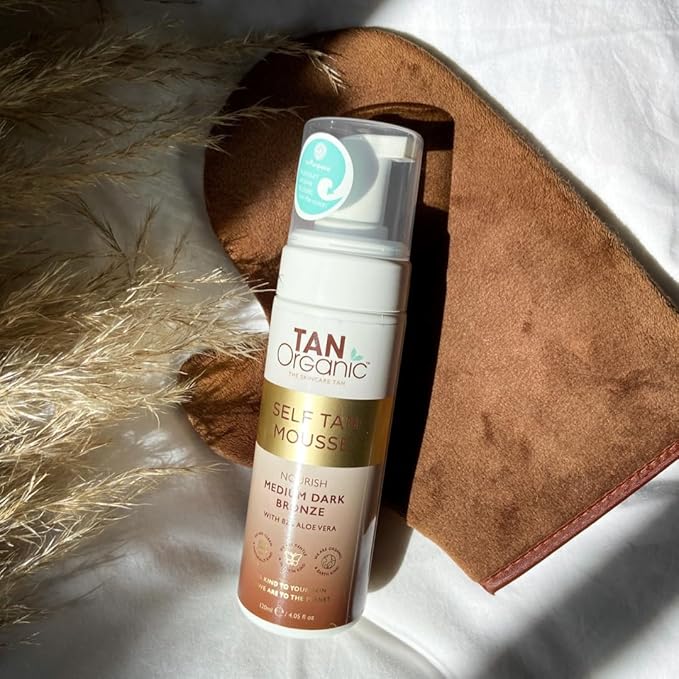 Self-Tan Application Glove for Streak-Free Sunless Indoor Tanning