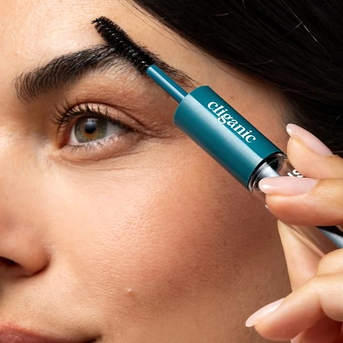 Cliganic Organic Castor Oil, 100% Pure (2oz Glass Bottle with Eyelash Kit) - For Eyelashes, Eyebrows, Hair & Skin (Packaging May Vary)