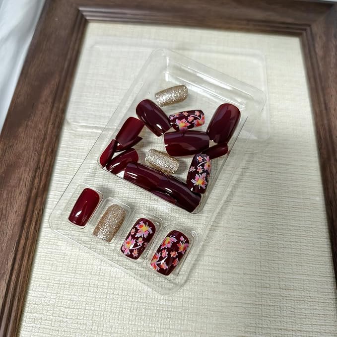 24Pcs Fall Maple Leaves Fake Nails Dark Red Press on Nails Medium Square Autumn Glue on Nails Full Cover Glitter Gold Maple Leaf Nail Designs Glossy Artificial Acrylic Nails for Women DIY Manicure