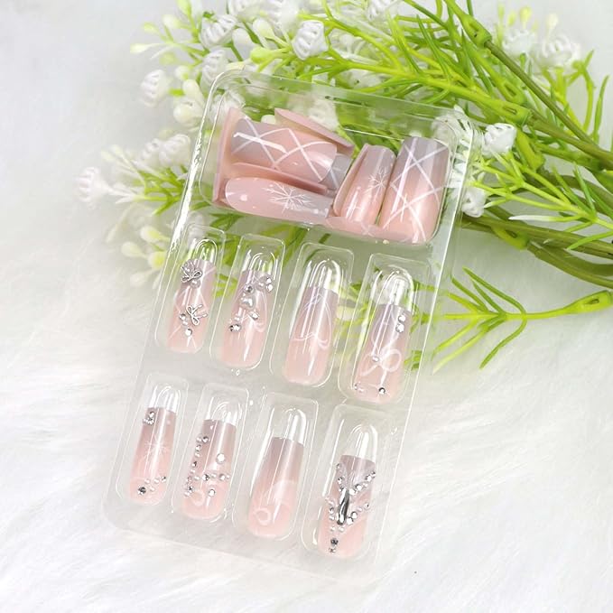 Winter Press on Nails Medium Square Fake Nails with Heart Bow Pearl Rhinestones Designs Gradient Nails Press ons for Women 24Pcs