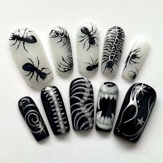 24Pcs Halloween Press on Nails Medium Square Fake Nails Black Silver False Nails with Goth Spider Centipede Design Glossy Stick on Nails Full Cover Artificial Nail Halloween Glue on Nail for Women