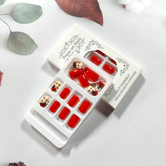 Pumpkin Checkered Press on Nails Short Square Thanksgiving Fake Nails Cute Acrylic Nails Fall Gel Glue on Nail Orange Glossy False Nail Autumn Stick on Fingernails for Women 24Pcs