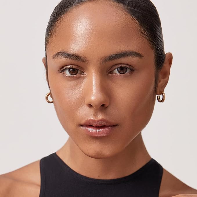 Summer Fridays Sheer Skin Tint - Skin Tint with Hyaluronic Acid - Helps Diminish Uneven Skin Tone - Sheer to Light Coverage - Shade 6 - Medium Tan with Warm Golden Undertones (1 Fl Oz)