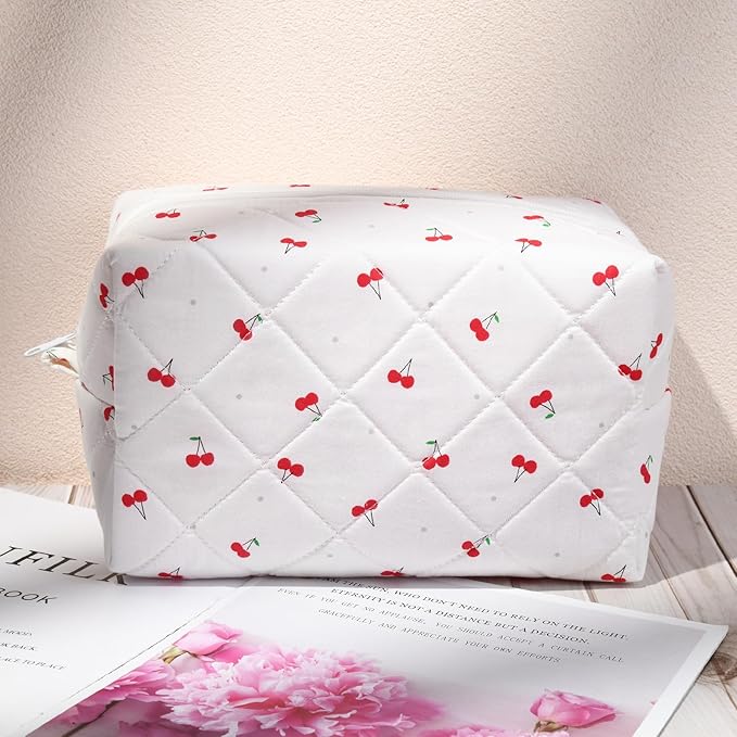 Soidram cute makeup bag quilted