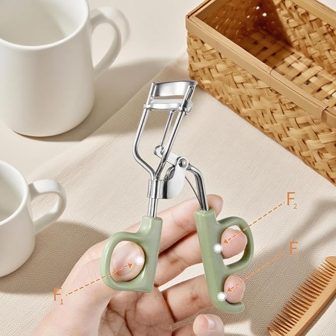 Professional Eyelash Curler,1 Count Eyelash Curlers, Eyelash Curler with Pads, Pain-Free Lash Curler with Non-Slip Handle, Gentle for Sensitive Eyes, Fits All Eye Shapes (Green)