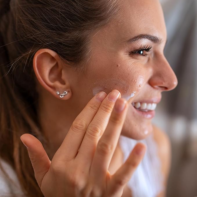 Amazon Basics Moisturizing Water Gel, 1.7 Ounces, 1-Pack