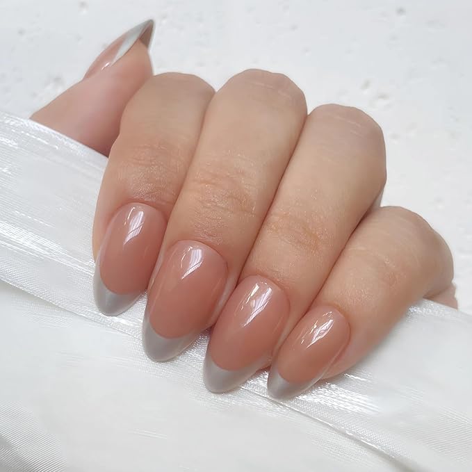 Press on Nails – Short Almond Silver French Tip Fake Nails, 30pcs in 15 Sizes, Durable & Reusable Glue-on Nails for Women & Girls, Elegant Design for Any Occasion