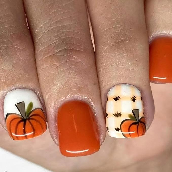 Pumpkin Checkered Press on Nails Short Square Thanksgiving Fake Nails Cute Acrylic Nails Fall Gel Glue on Nail Orange Glossy False Nail Autumn Stick on Fingernails for Women 24Pcs