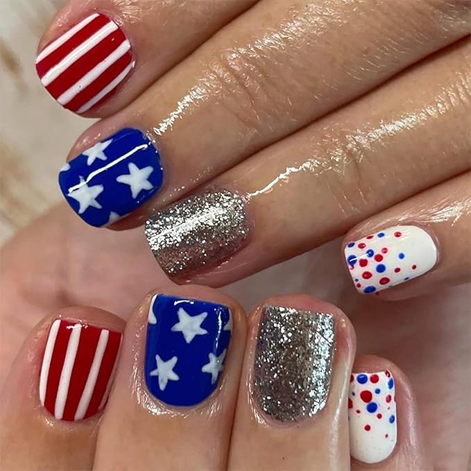 24Pcs 4th of July Press on Nails Short Square Fake Nails Red Blue Line False Nails with White Star Design Silver Glitter Stick on Nails Full Cover Artificial Glue on Nails Cute Nail Supplies for Women