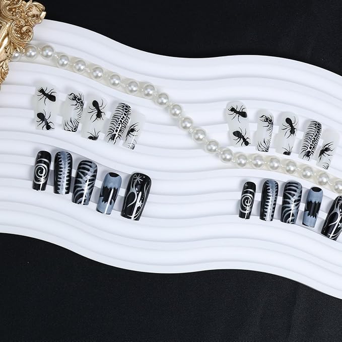 24Pcs Halloween Press on Nails Medium Square Fake Nails Black Silver False Nails with Goth Spider Centipede Design Glossy Stick on Nails Full Cover Artificial Nail Halloween Glue on Nail for Women
