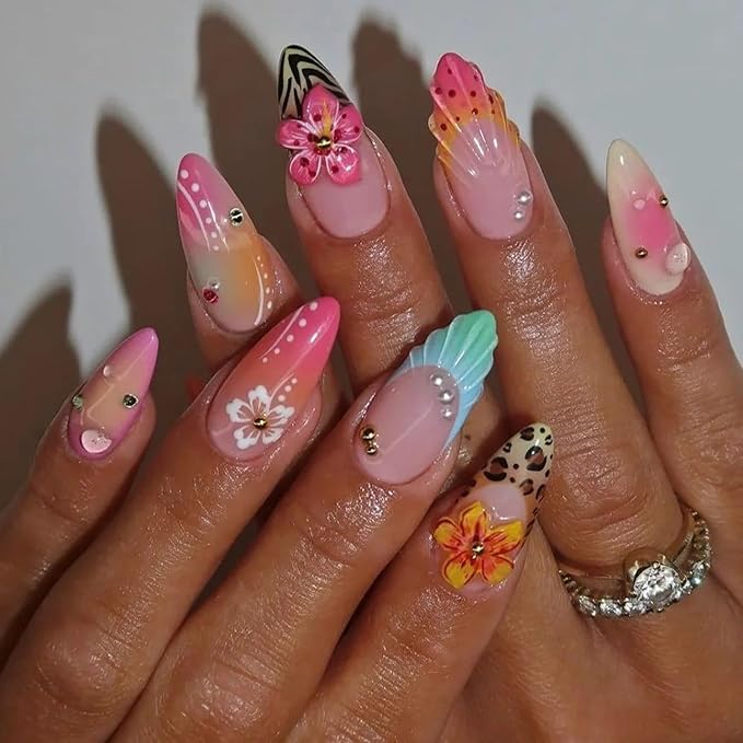 24Pcs Summer Flower Press on Nails Medium Almond Fake Nails with 3D Seashell Designs Pearl Rhinestones Glue on Nails French Tip Acrylic Nails Beach False Nails Hibiscus Flower Stick on Nails for Women