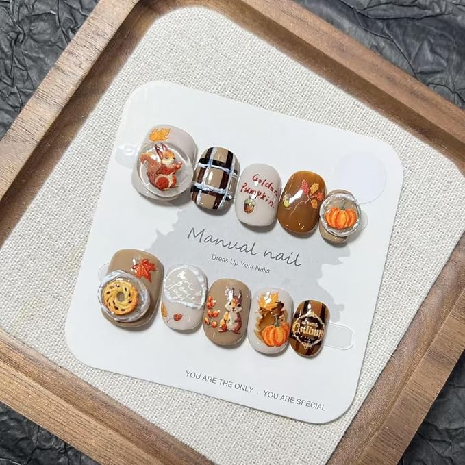 10Pcs Thanksgiving Press on Nails Petite Short Fall Fake Nails 3D Cute Squirrel with Pumpkin Design Maple Leaf Glue on Nail Full Cover Artificial Autumn False Nails for Women Holiday Acrylic Manicure