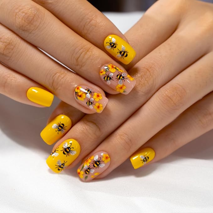 Curvlife Soft Gel Press on Nails, 30Pcs 15 Sizes Nail Tips, Full Cover Small Bee Style Short Design Reusable Gel Nails Kit with Glue and Adhesive Tabs